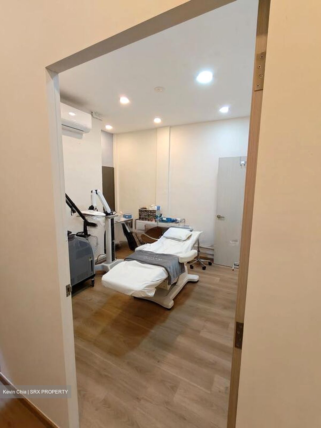 Ang Mo Kio Avenue 1 (D20), Shop House #576592531